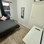 78 Flat B Home To Central London