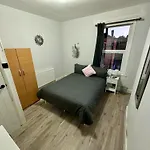 78 Flat B Home To Central London